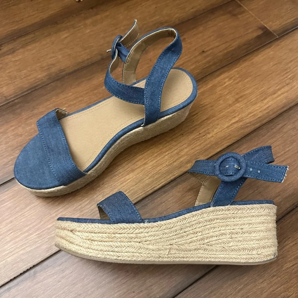 WORN ONCE Loft Denim Blue Women's Sandals Size 8 - Picture 2 of 4